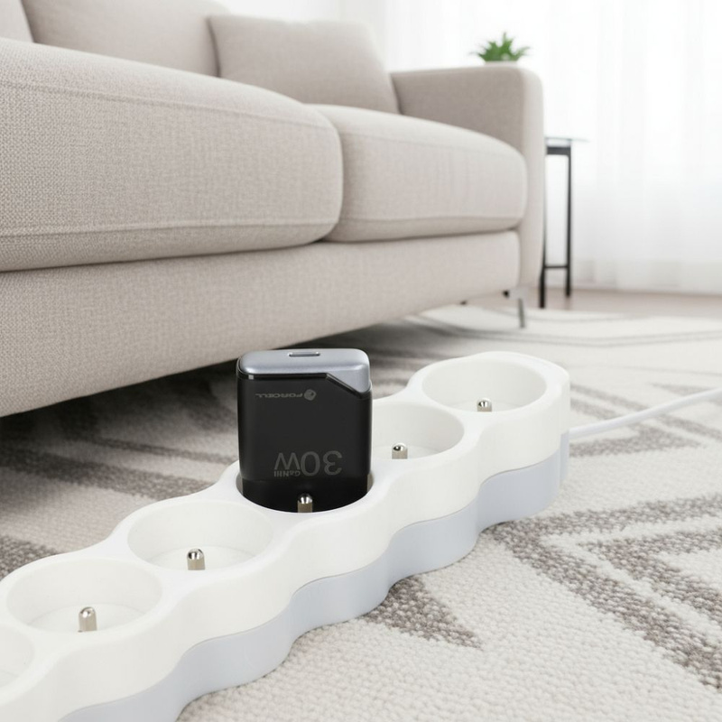 Ładowarka sieciowa do telefonu Forcell F-Energy Ultra Slim GaN III USB C PD QC4.0 3A 30W B130101-E czarna