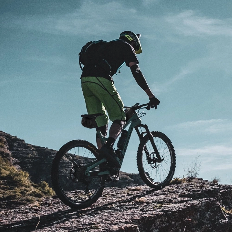 Wozinsky torba rowerowa pod siodełko 0,6 L czarny (WBB8BK black)