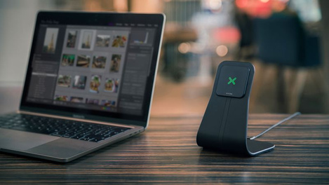 XVIDA Fast Charging Desk Stand - Ładowarka bezprzewodowa z uchwytem magnetycznym (QC 2.0)