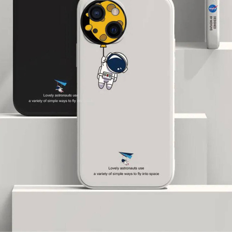 Schutzhülle APPLE IPHONE 15 PRO Astronaut NASA cremig