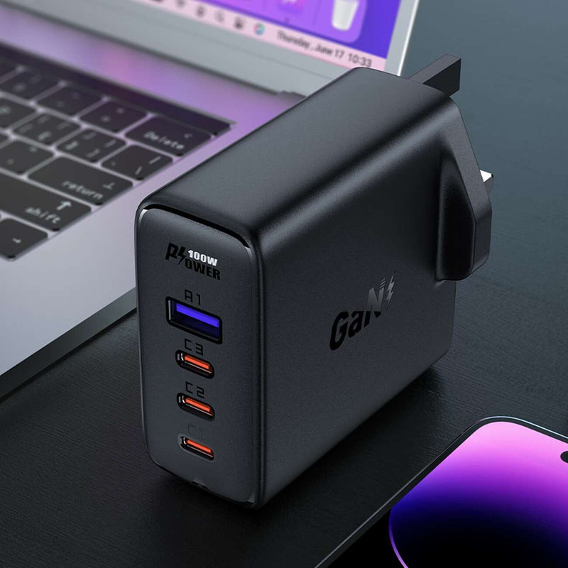 Szybka ładowarka GaN UK 100W Power Delivery 3x USB C 1x USB - czarna