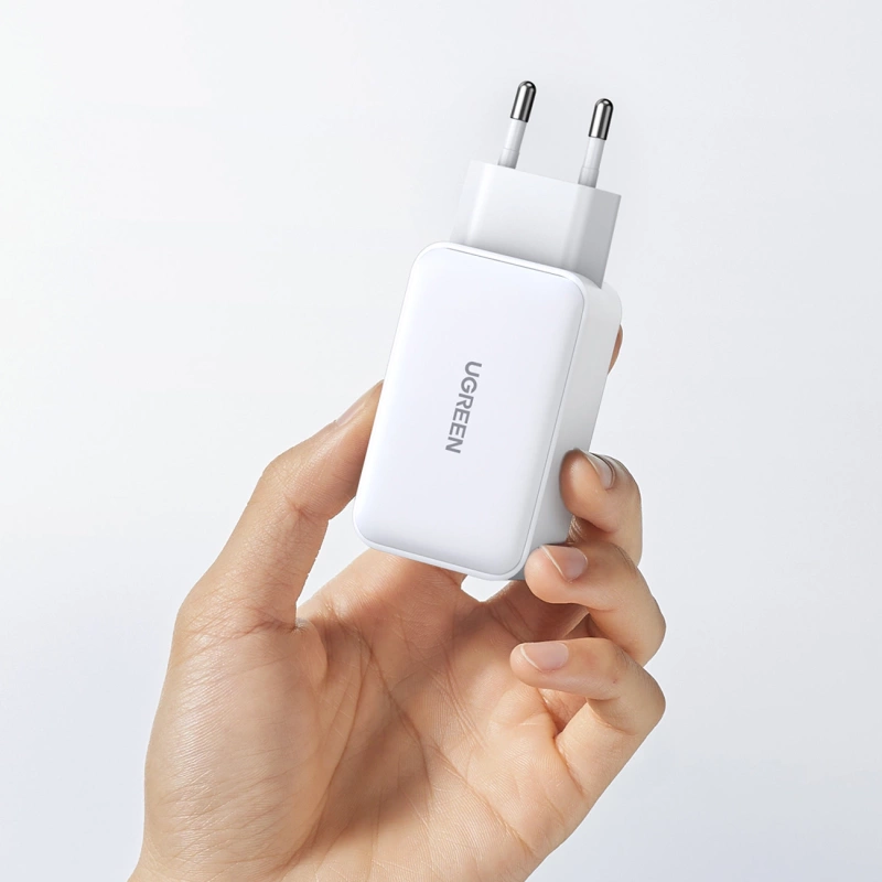 Ugreen CD244 65W USB-A / 2x USB-C GaN-Schnellladegerät - Weiß