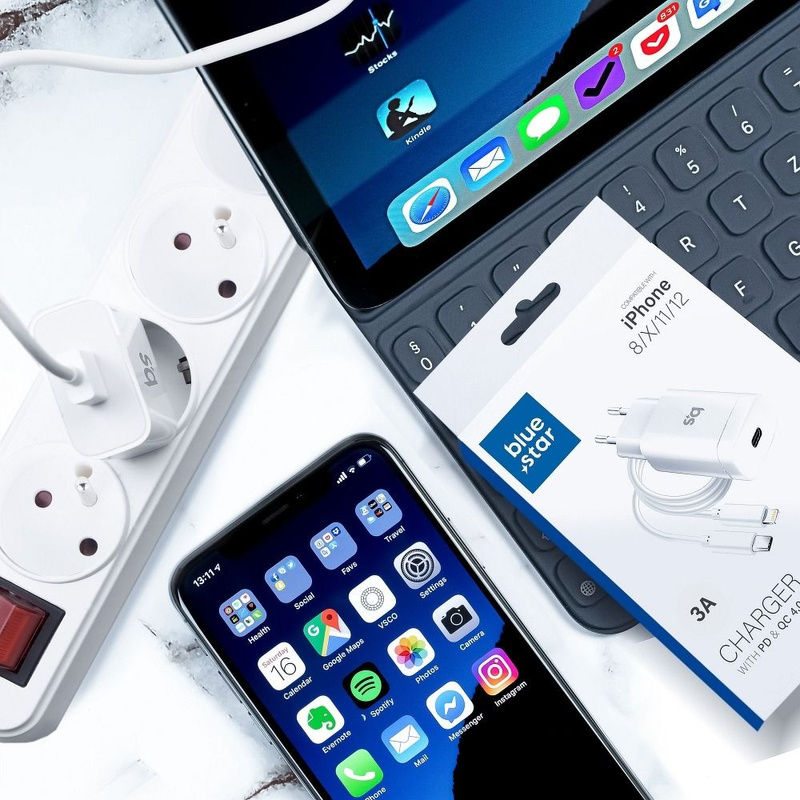 Ładowarka Sieciowa do iPhone X/11/12/13/14 18W z ładowaniem PD z Odpinanym Kablem Blue Star