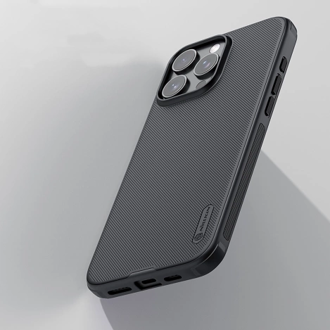 Etui Nillkin Super Frosted Shield Pro na iPhone 16 Pro Max - czarne