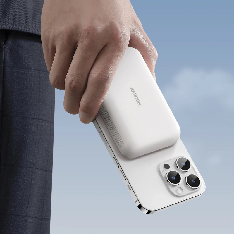 Joyroom Power Bank 10000 mAh 20 W Power Delivery Schnellladung Magnetisches Qi 15 W kabelloses Ladegerät für iPhone kompatibel mit MagSafe Weiß (JR-W020 weiß)