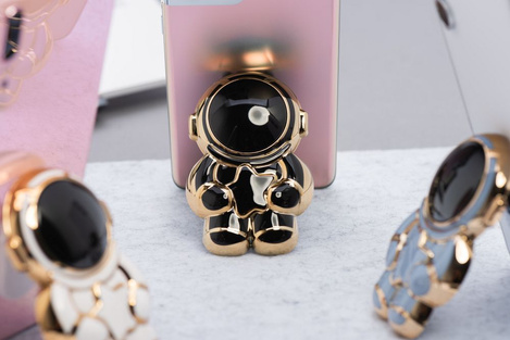 Stojak na telefon ASTRONAUTA - naklejany - czarny