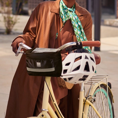 Wozinsky torba rowerowa na kierownicę z oknem okienkiem na telefon dotykowy 2L czarny (WBB12BK)