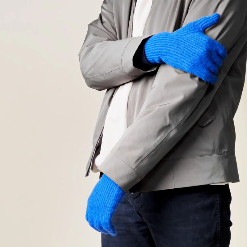Geflochtene Telefonhandschuhe mit Aussparungen für die Finger – blau