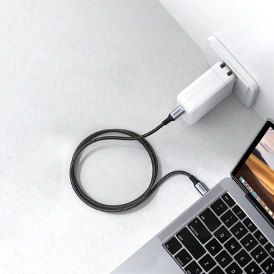 Ugreen US557 USB-C to USB-C cable, 100W, 5A (black)