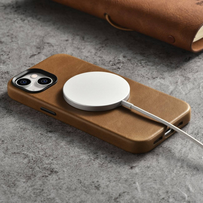 iCarer Oil Wax Premium Leather Case iPhone 14 Magnetic Leather Case with MagSafe Brown (WMI14220701-TN)
